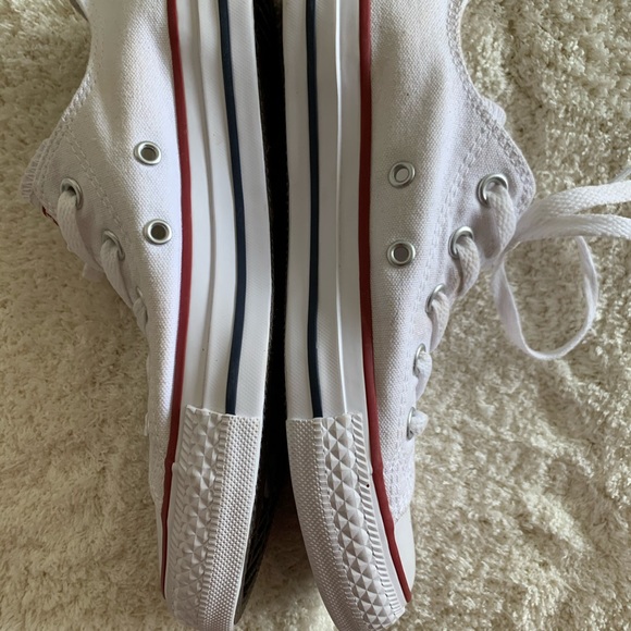 Converse - Picture 2 of 4